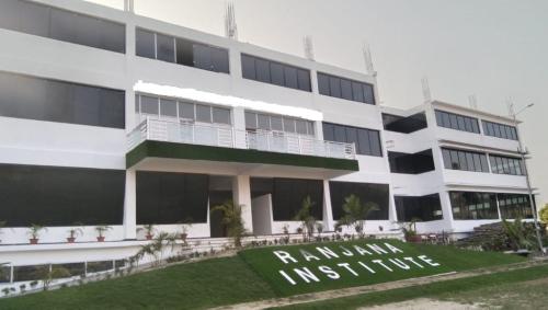 COLLEGE CAMPUS