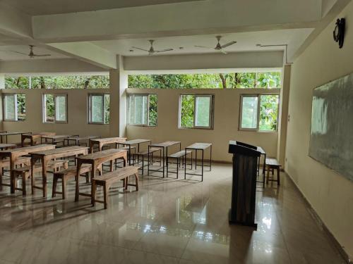 CLASS ROOM